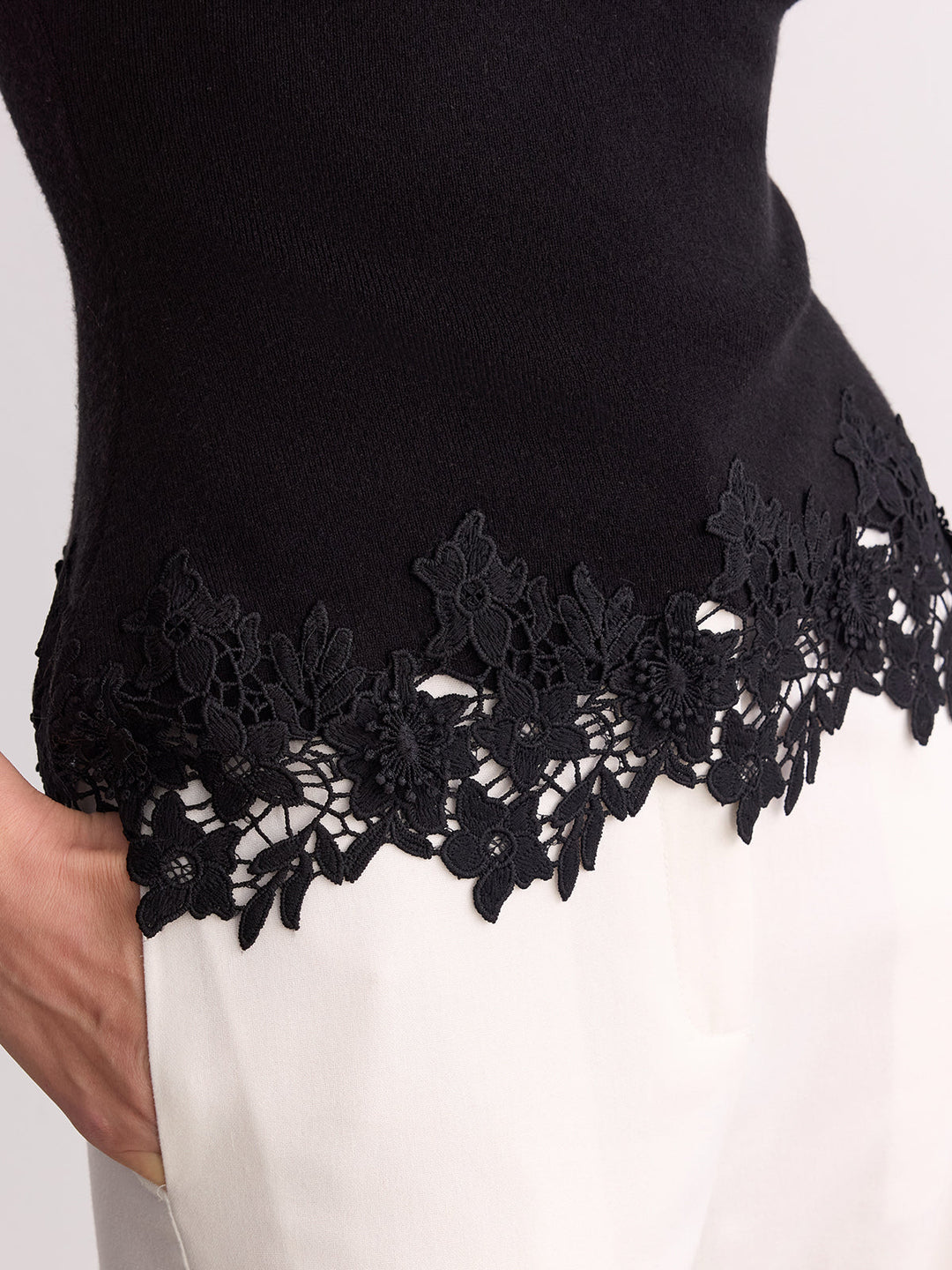 Sleeveless Lace Hem Knit Vest