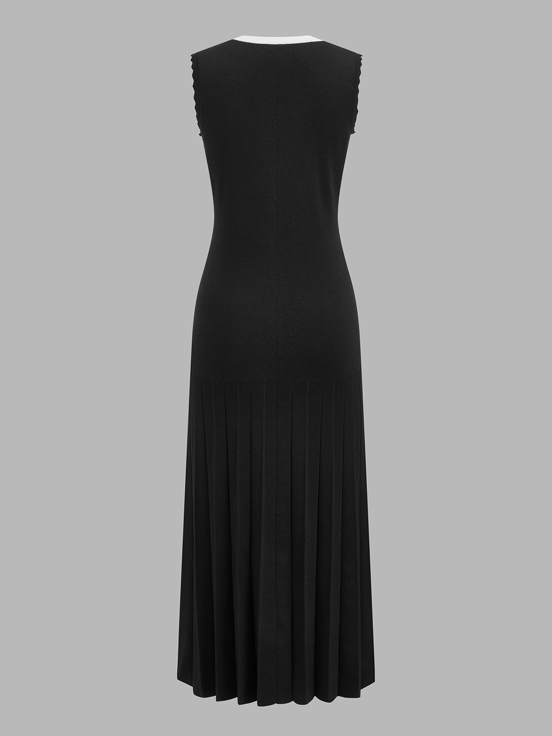 Scalloped Edge Pleated Knit Maxi Dress
