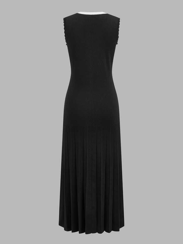 Scalloped Edge Pleated Knit Maxi Dress