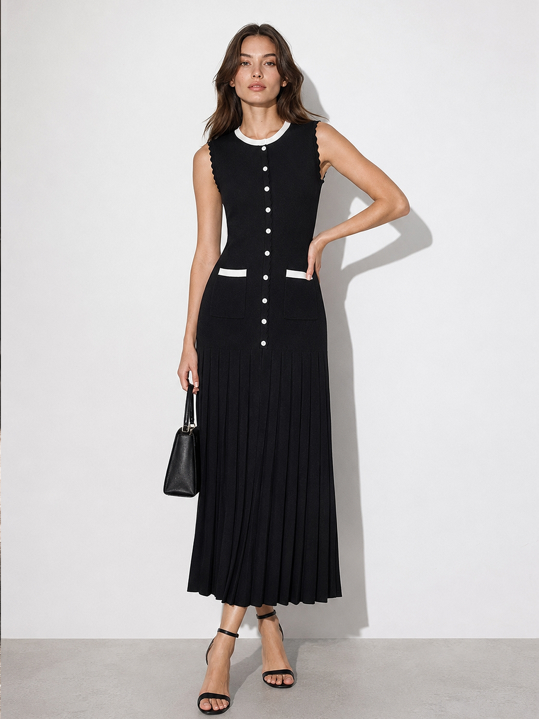 Scalloped Edge Pleated Knit Maxi Dress