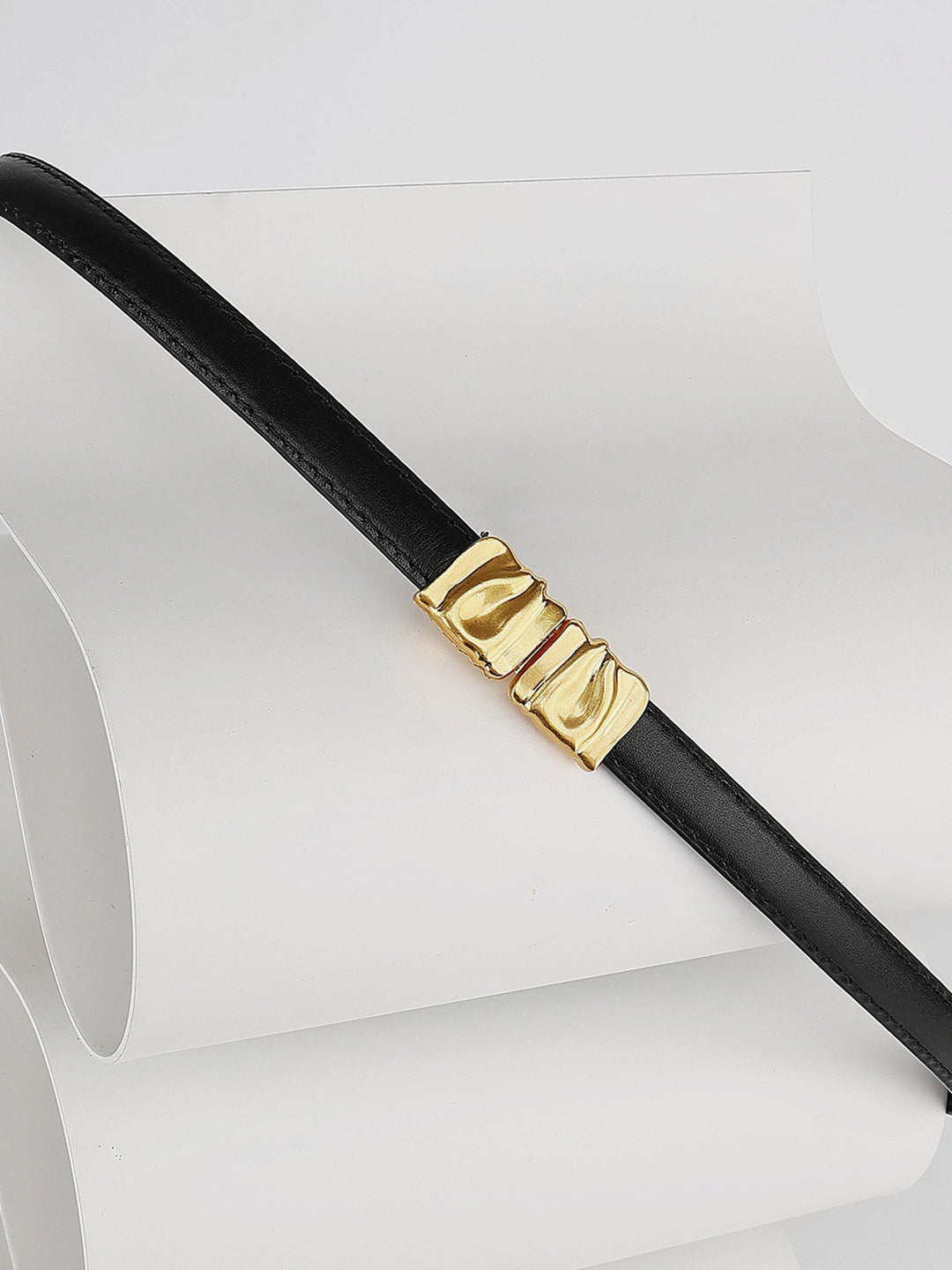 Sculpted Buckle Waist Belt