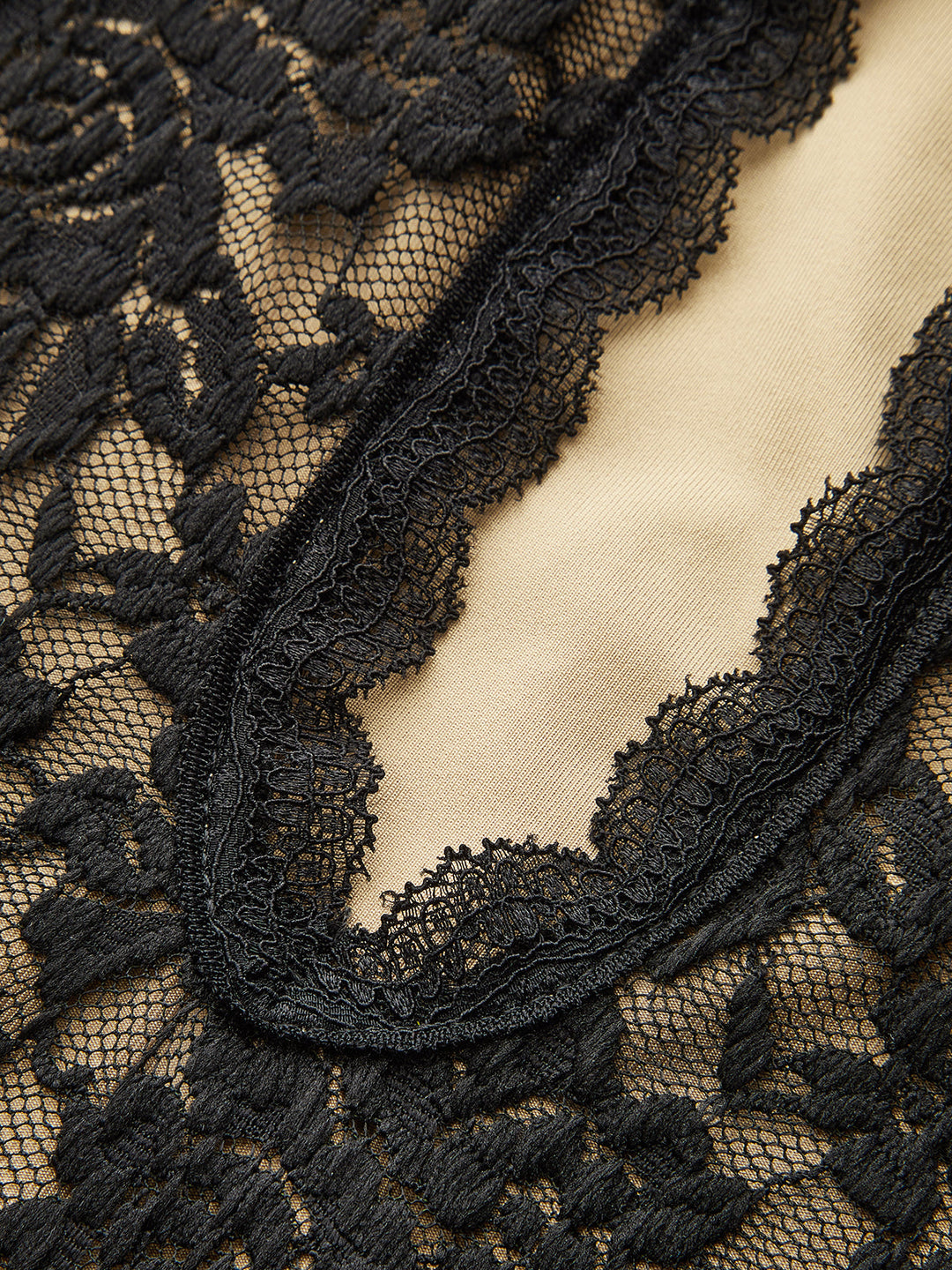 Keyhole Neck Lace Bodycon Mini Dress
