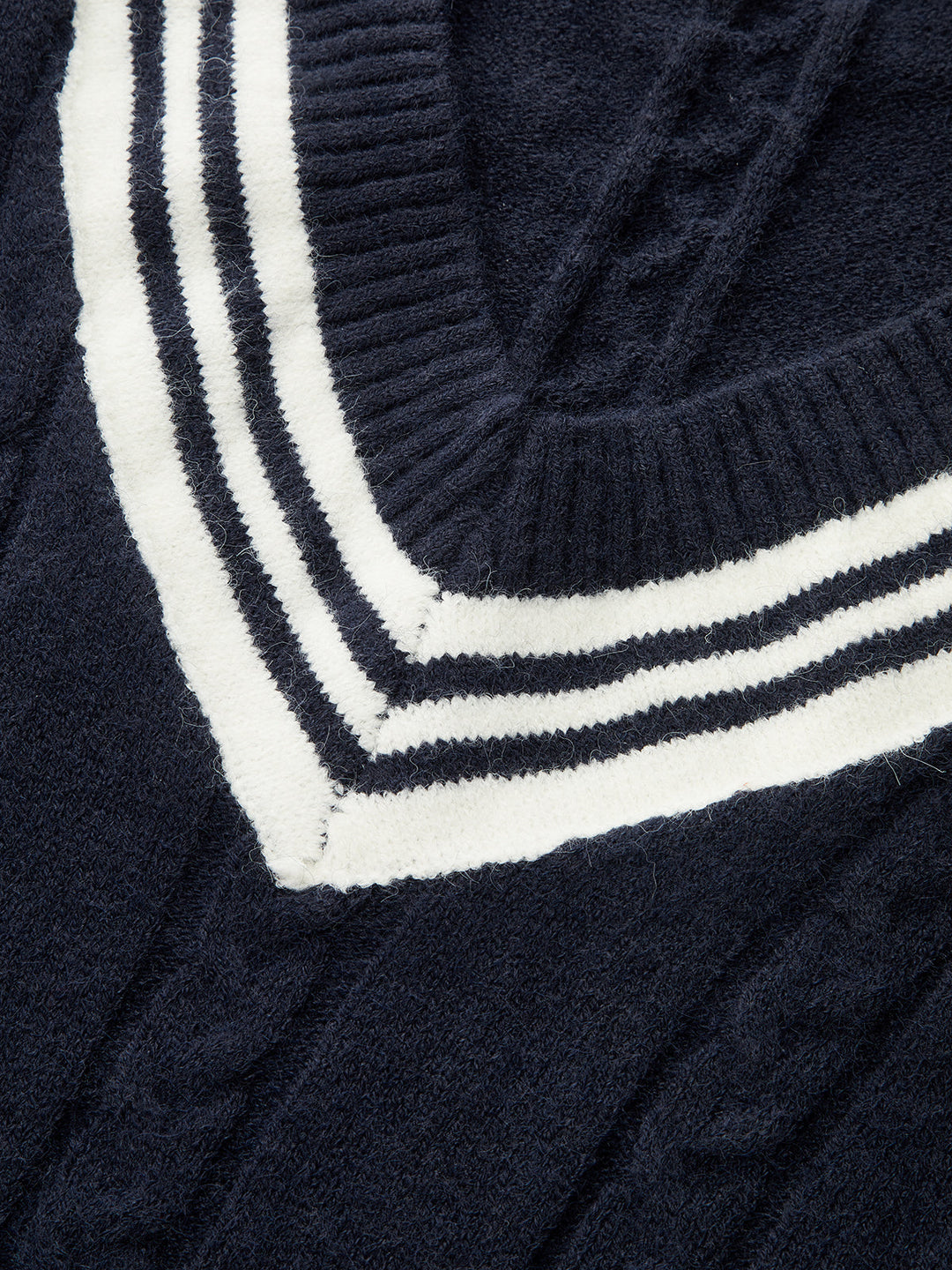 Striped Trim Cable Knit V‑Neck Sweater